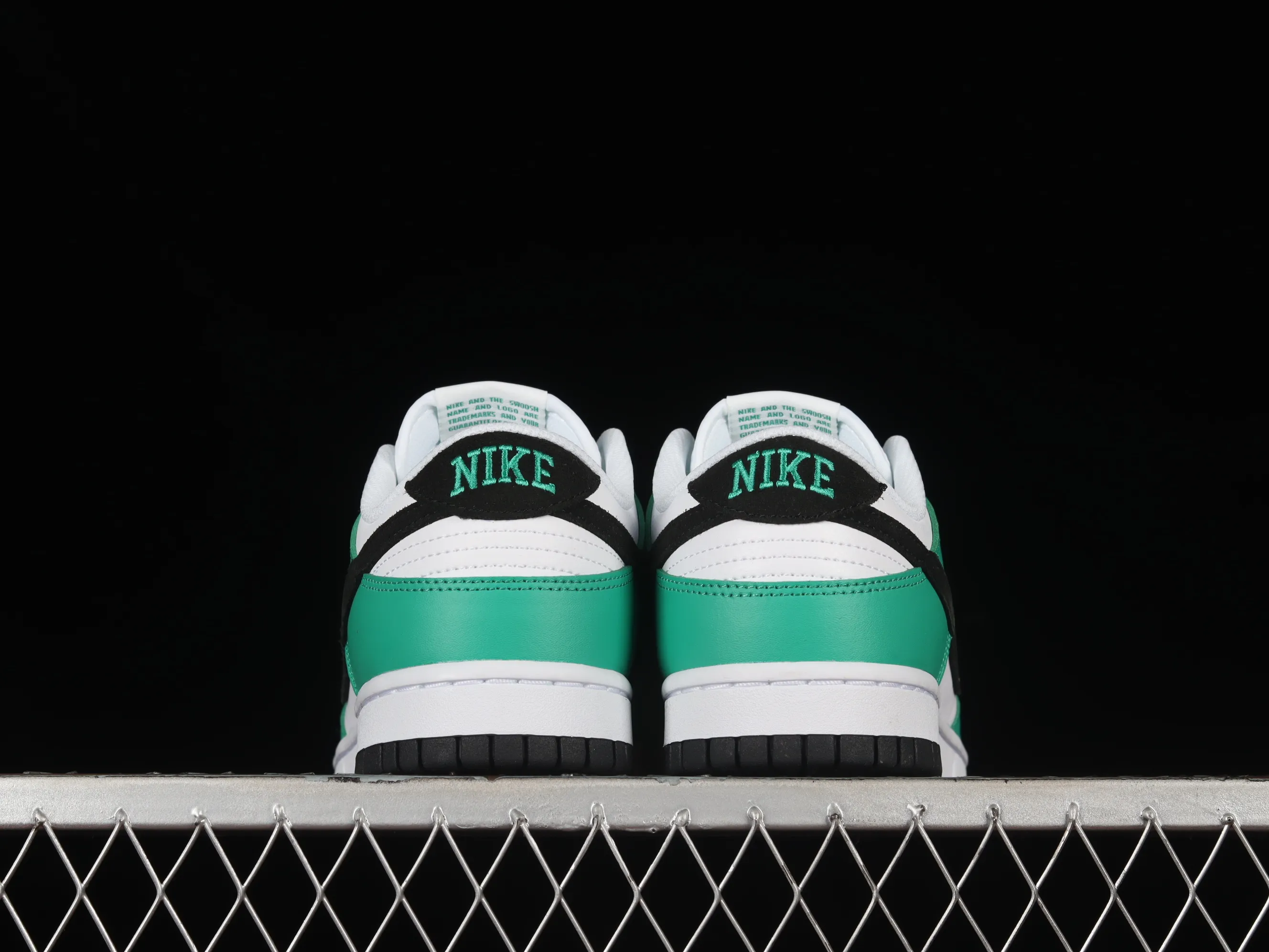 All categories Nk SB Dunk series Nk SB Dunk Low low-top sneakers C version Nk SB Dunk Low "Lottery Green" Heineken replacement SB low-top casual sneakers FN3612-300